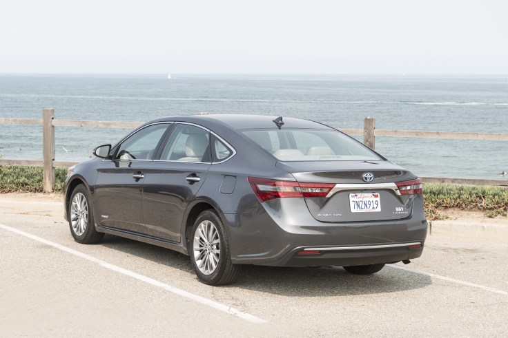 2016_Toyota_Avalon_Hybrid03_BFB303DC316A1463224745A9D05F749E02BDB017