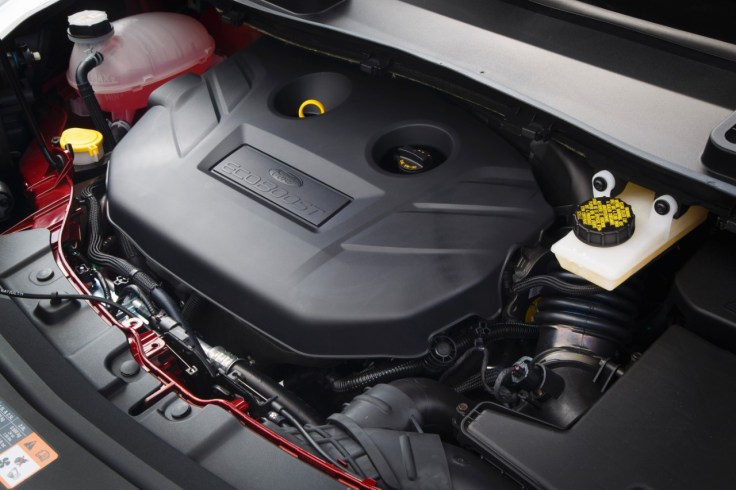 17Ford-Escape-Titanium_32_HR