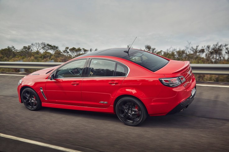 MY16 VFII_SS-V Redline sedan_side Dynamic_HR