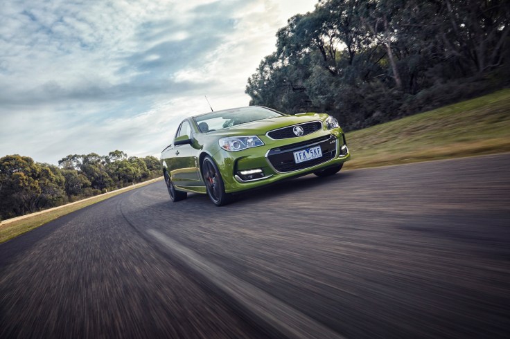 MY16 VFII_SS-V Redline Ute_F3Q Dynamic 4_HR