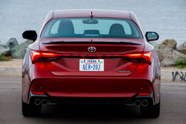 2019_Toyota_Avalon_Touring_09_97C18ACC5684FA36FFE6C5D558CC0C5D83D1AD79