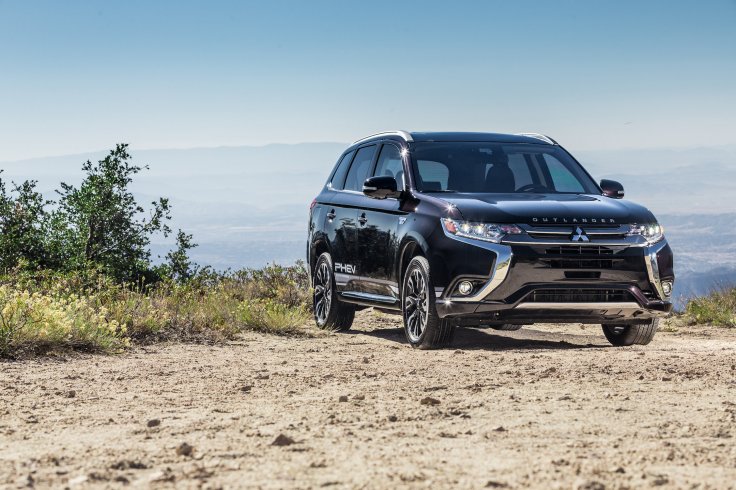 2018 Outlander PHEV Named New England Motor Press Association's