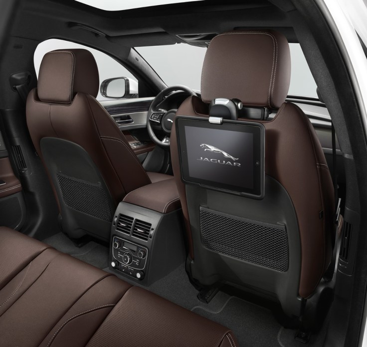 jagxfsportbrake18my140617104accipadlargelowres-resize-1024x970