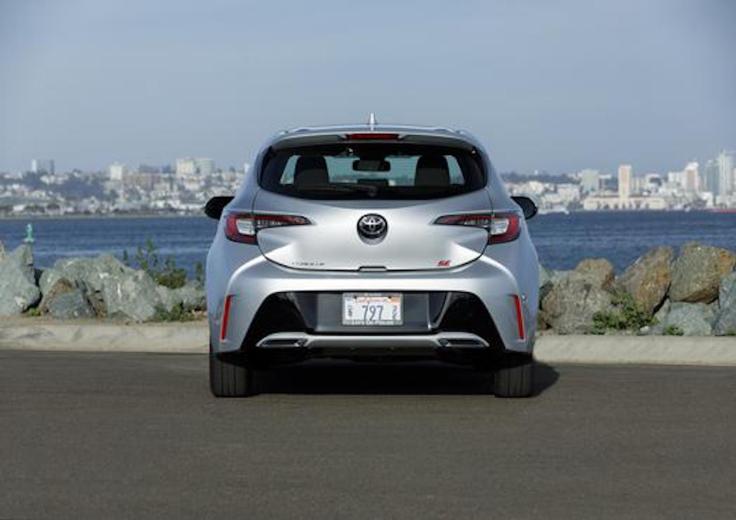 2019_Toyota_Corolla_Hatchback_013_68CC86E5DFFA511E0325B0AEEB02FFB9D8B004C5_low