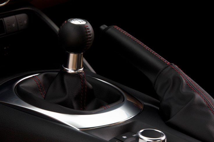 2017-Mazda-MX-5-Miata-RF-22