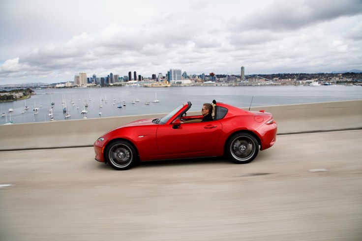 2017-Mazda-MX-5-Miata-RF-26