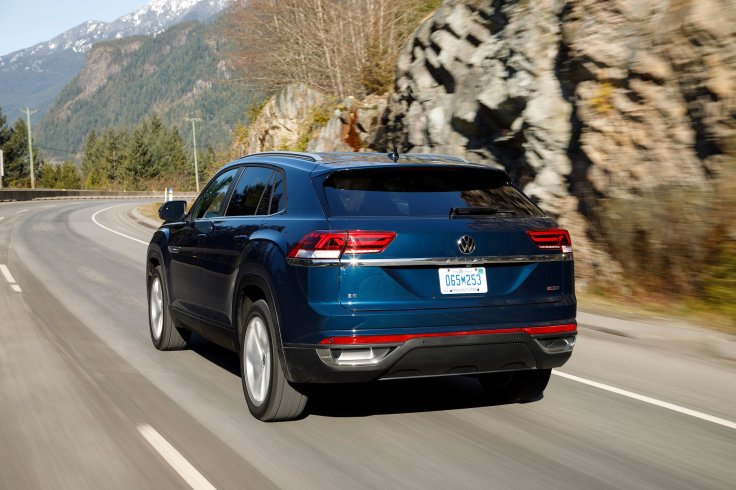 2020_Atlas_Cross_Sport_-_Tourmaline_Blue_-_SE_with_Technology-Large-10933