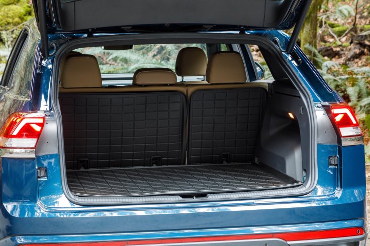 2020_Atlas_Cross_Sport_-_Tourmaline_Blue_-_SE_with_Technology-Large-10938