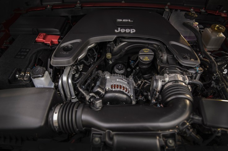 2020 Jeep® Gladiator 3.6 Liter Pentastar V-6 engine