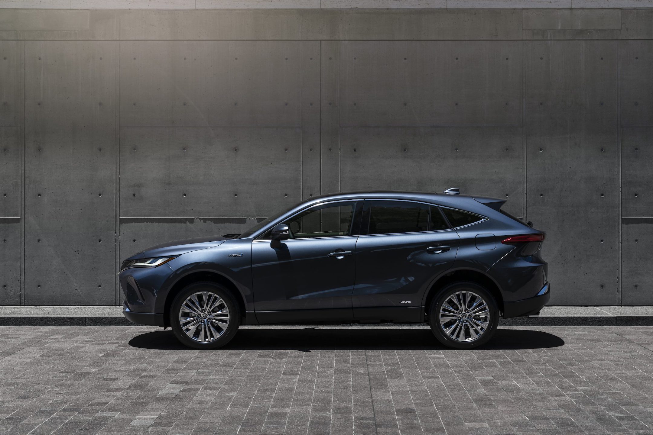 2021 VENZA HYBRID REVIEW intelligence overview